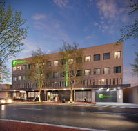Holiday Inn Dandenong - Taree Accommodation