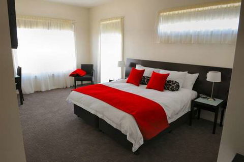 York Cove - Taree Accommodation 1