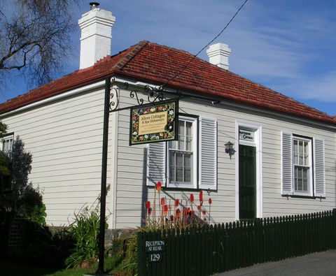 Alice's Cottages - Taree Accommodation 0