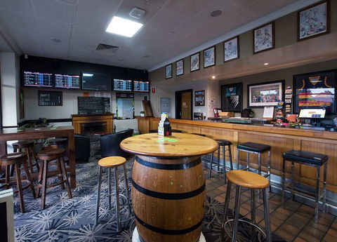 Nightcap Rose & Crown Hotel - Taree Accommodation 2