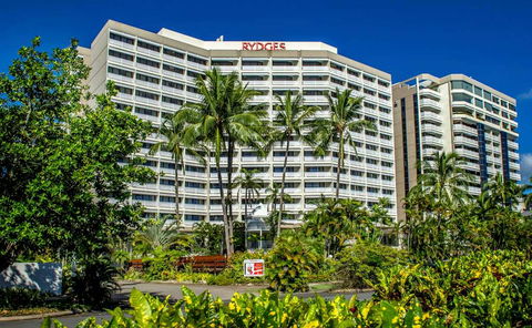Rydges Esplanade Resort Cairns - Taree Accommodation 0