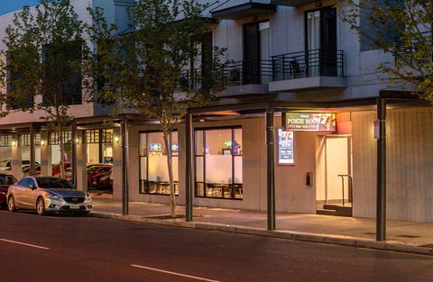 Mawson Lakes Hotel - Taree Accommodation 0