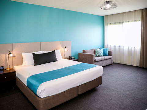 Mantra Melbourne Melton - Taree Accommodation 0