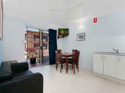 Cairns City Palms - Taree Accommodation 0