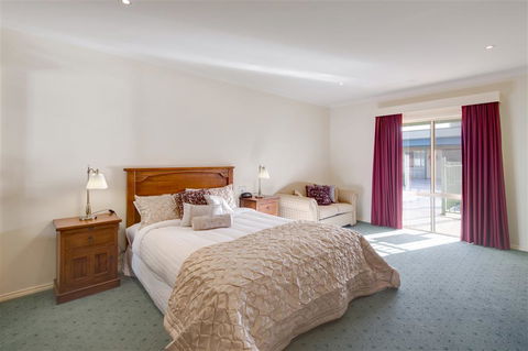 Best Western Crystal Inn - Taree Accommodation 1