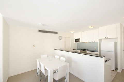 Astra Apartments Sydney CBD - Taree Accommodation 10