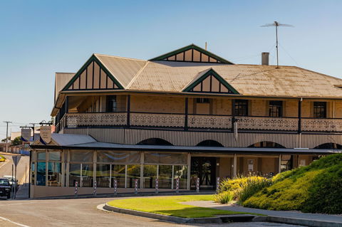 Aurora Ozone Hotel - Taree Accommodation 1