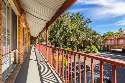 Best Western Cathedral Motor Inn - Taree Accommodation 1