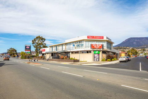 Nightcap At Carlyle Hotel - Taree Accommodation 2