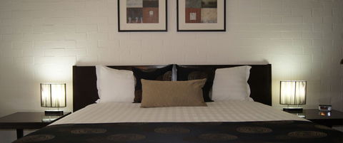 Blazing Stump Motel & Suites - Taree Accommodation 0