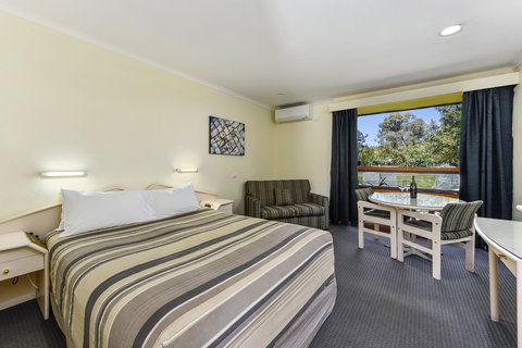 William Macintosh Motor Lodge - Taree Accommodation 1