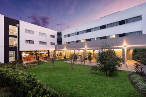 Atura Dandenong - Taree Accommodation 1