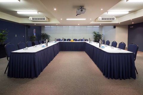 Canberra Parklands Central - Taree Accommodation 2
