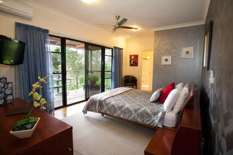 Mt Cotton Retreat - Taree Accommodation 2