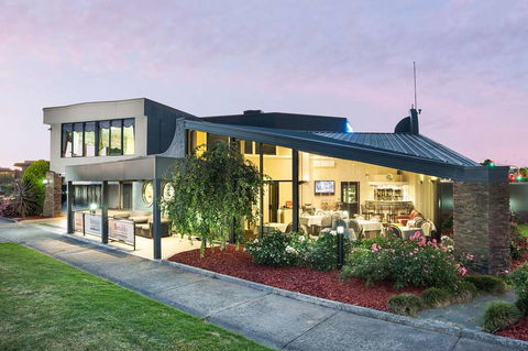Best Western Mahoneys Motor Inn - Taree Accommodation 1