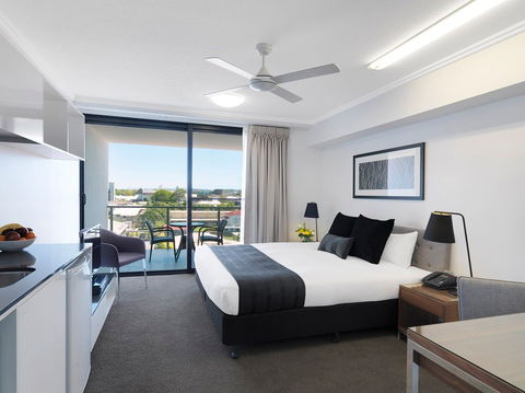 Oaks Carlyle - Taree Accommodation 2