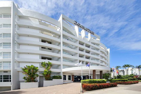 DoubleTree By Hilton Cairns - Taree Accommodation 0