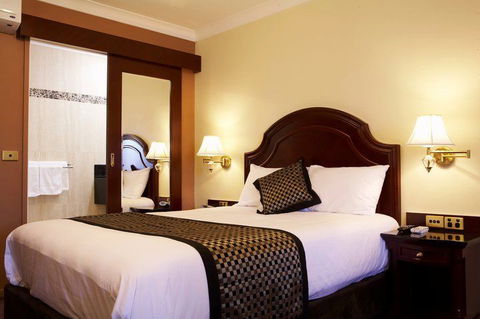 Albury Georgian - Taree Accommodation 2