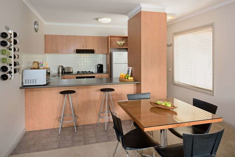 Ringwood Royale Apartment Hotel - Taree Accommodation 3