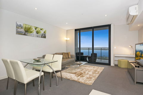 Astra Apartments Perth - Taree Accommodation 7