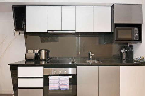 Astra Apartments Perth - Taree Accommodation 14