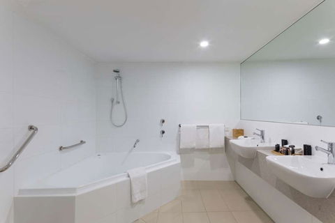 Dingley International Hotel - Taree Accommodation 11