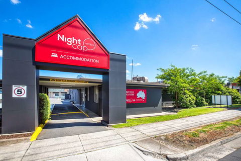 Sandbelt Club Hotel - Taree Accommodation 1