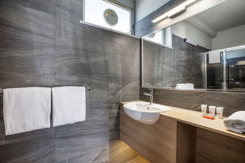 Sandbelt Club Hotel - Taree Accommodation 6