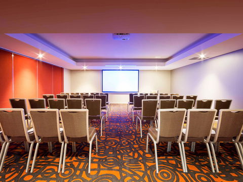 Novotel Canberra - Taree Accommodation 7