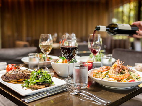 Novotel Canberra - Taree Accommodation 9