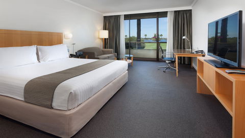 Crowne Plaza Perth - Taree Accommodation 5