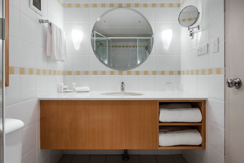 Crowne Plaza Perth - Taree Accommodation 6