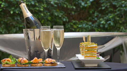 Crowne Plaza Perth - Taree Accommodation 10