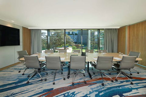 DoubleTree By Hilton Perth Waterfront - Taree Accommodation 11