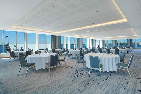 DoubleTree By Hilton Perth Waterfront - Taree Accommodation 13