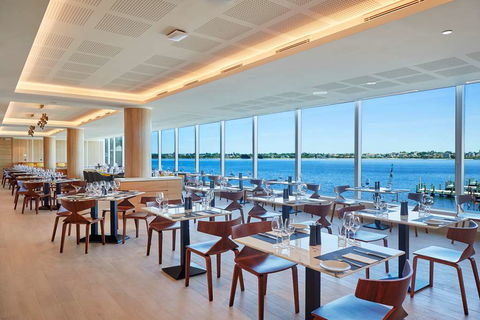 DoubleTree By Hilton Perth Waterfront - Taree Accommodation 16