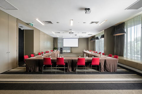 Fraser Suites Perth - Taree Accommodation 11