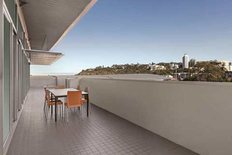 Adina Apartment Hotel Perth - Taree Accommodation 8