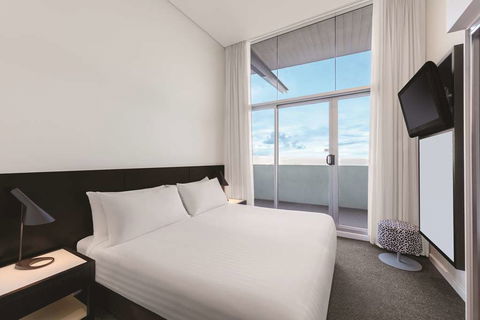 Adina Apartment Hotel Perth - Taree Accommodation 11