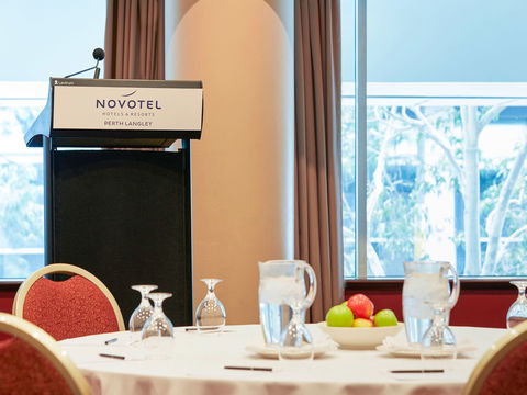 Novotel Perth Langley - Taree Accommodation 8