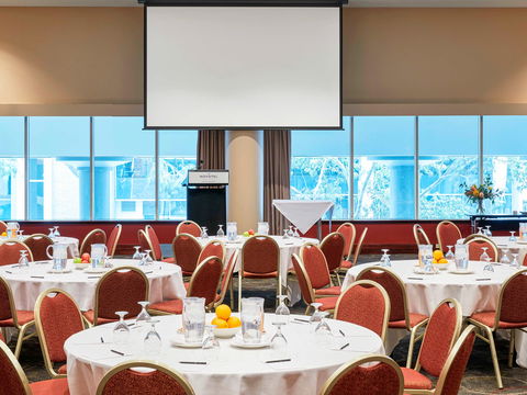 Novotel Perth Langley - Taree Accommodation 9