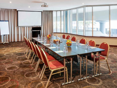 Novotel Perth Langley - Taree Accommodation 11