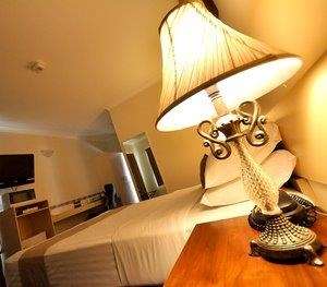 Emerald Maraboon Motor Inn - Taree Accommodation 11