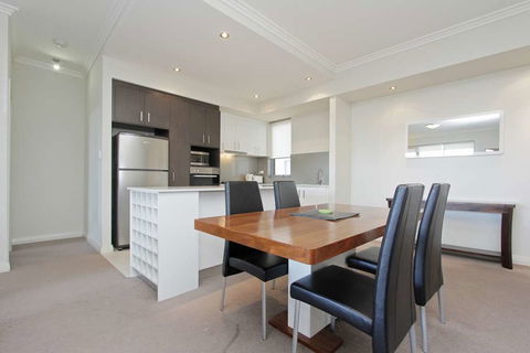 Zappeion Apartments - Taree Accommodation 1