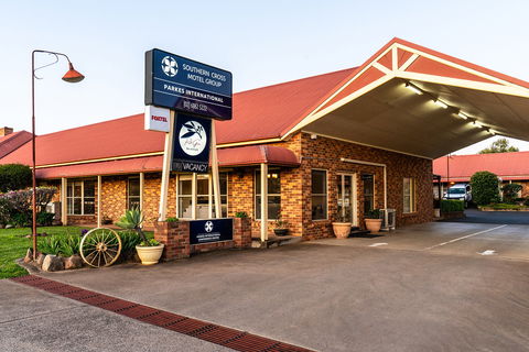 Parkes International - Taree Accommodation 0