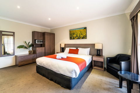 Parkes International - Taree Accommodation 1