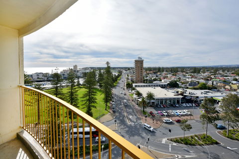 Atlantic Tower Motor Inn - Taree Accommodation 1