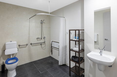 Meriton Serviced Apartments North Sydney - Taree Accommodation 0
