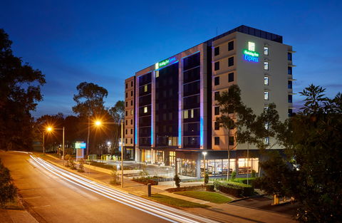 Holiday Inn Express Sydney Macquarie Pk - Taree Accommodation 0