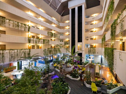 Novotel Darwin Atrium - Taree Accommodation 2